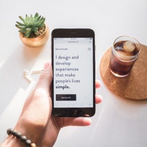 I design & develop experiences that make peoples lives simple